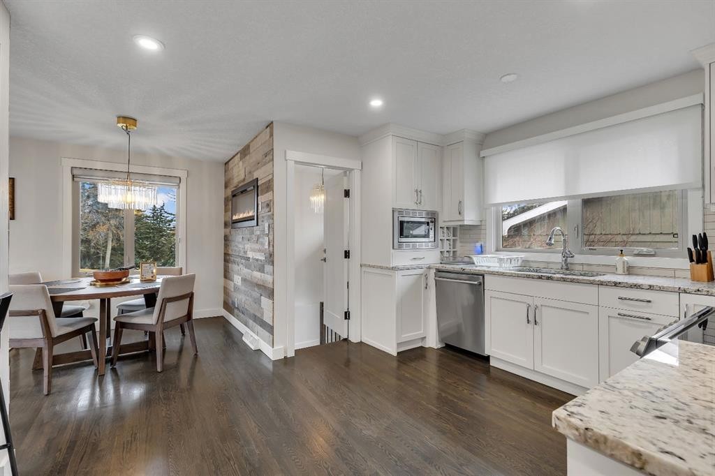 3 Cardiff Drive Nw, Calgary, AB - Indoor