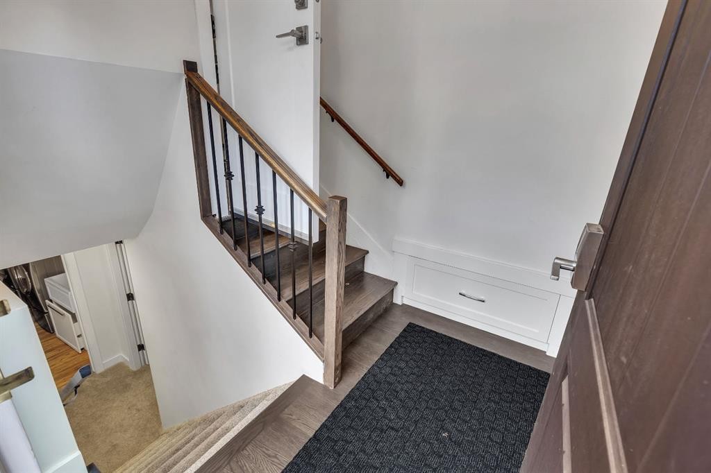 3 Cardiff Drive Nw, Calgary, AB - Indoor Photo Showing Other Room