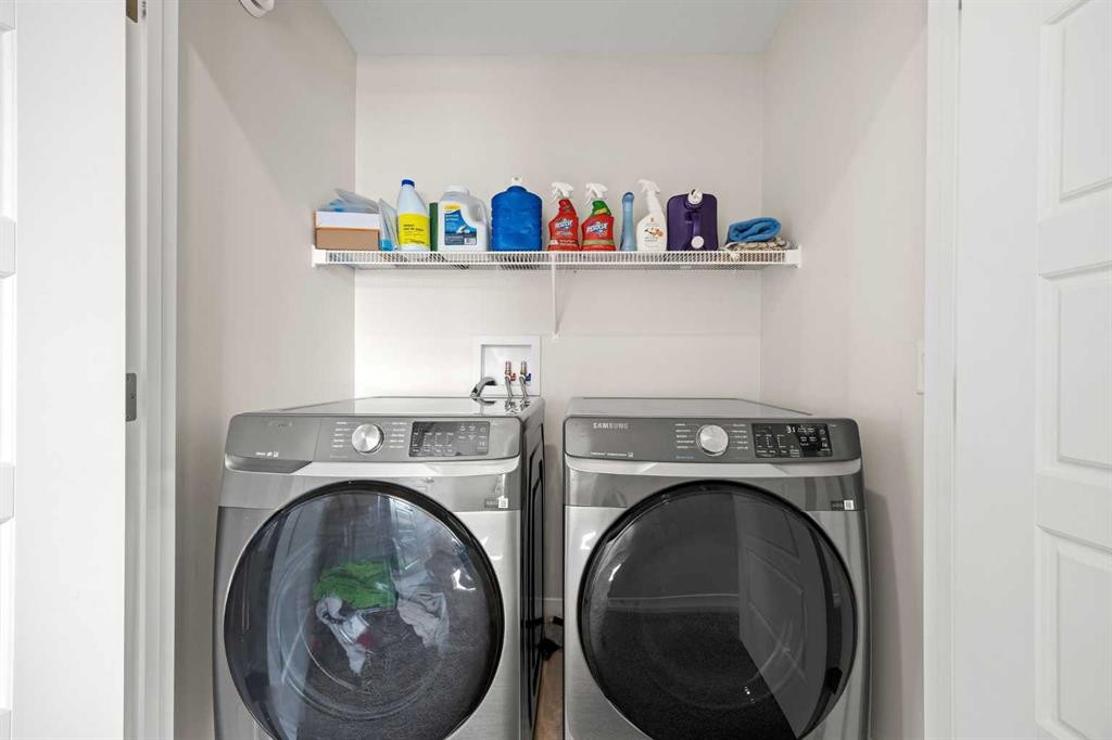6 Corner Glen Common Ne, Calgary, AB - Indoor Photo Showing Laundry Room
