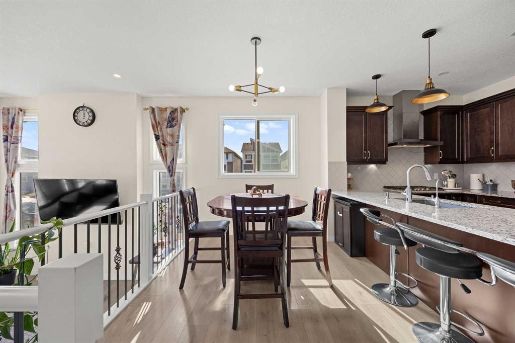 6 Corner Glen Common Ne, Calgary, AB - Indoor Photo Showing Kitchen