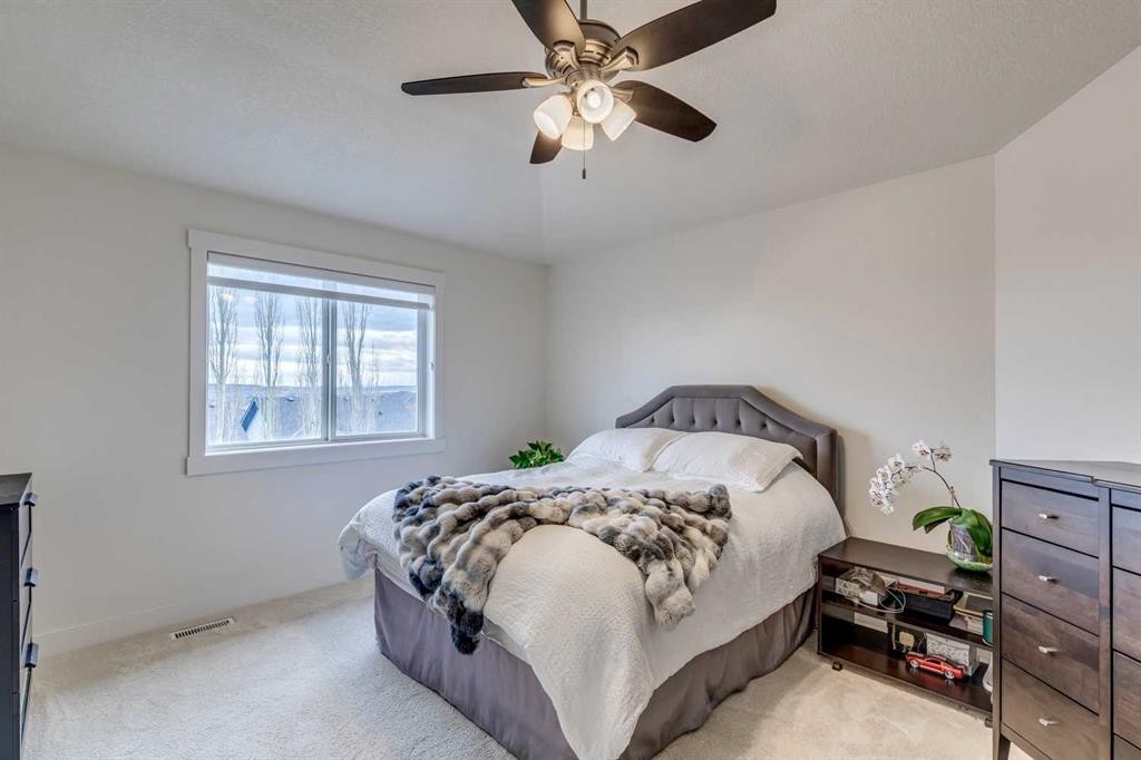 447 Tuscany Ridge Heights Nw, Calgary, AB - Indoor Photo Showing Bedroom