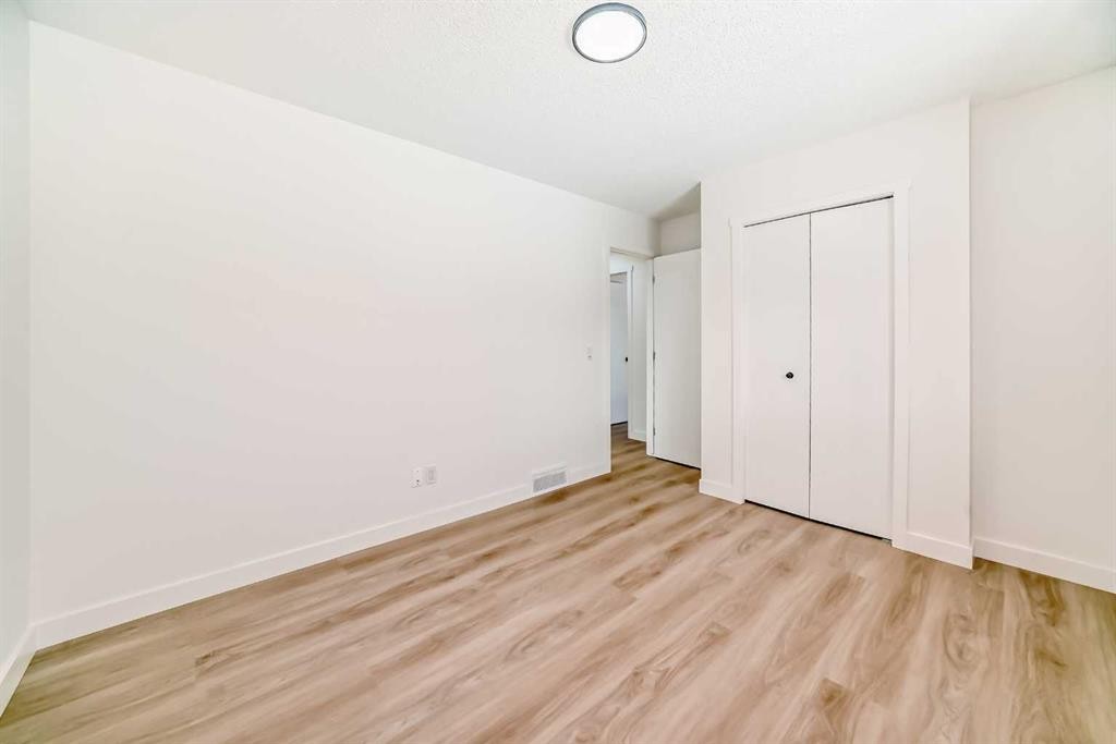 319 Whitefield Drive Ne, Calgary, AB - Indoor Photo Showing Other Room