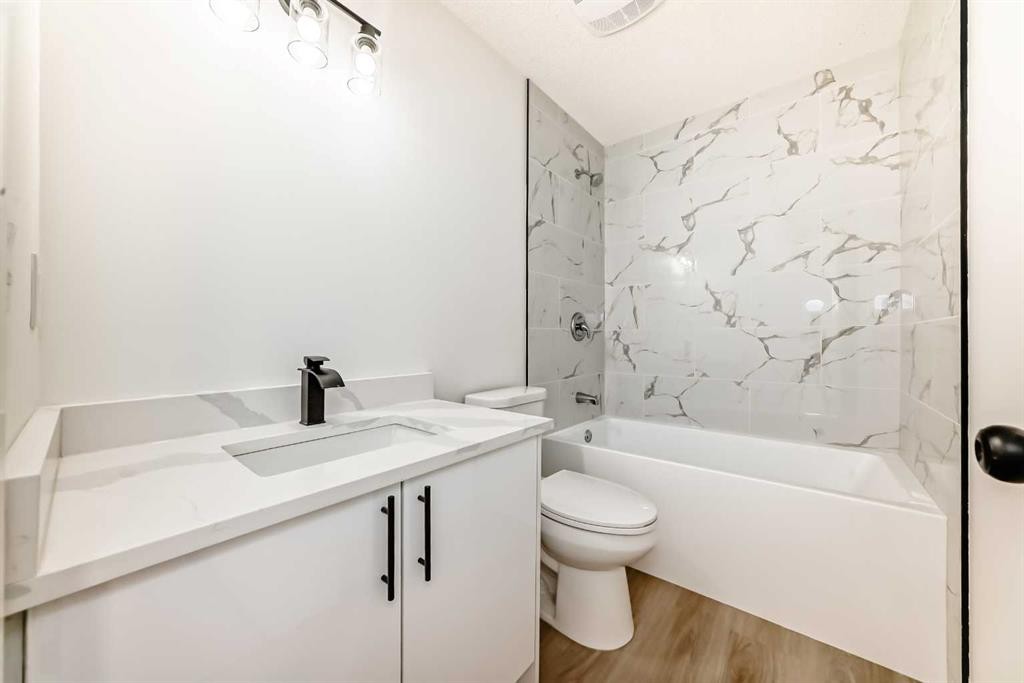 319 Whitefield Drive Ne, Calgary, AB - Indoor Photo Showing Bathroom
