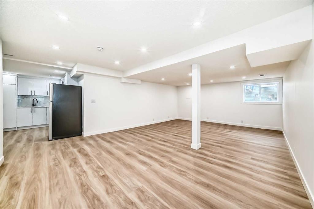 319 Whitefield Drive Ne, Calgary, AB - Indoor