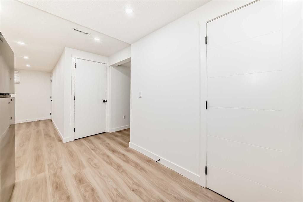 319 Whitefield Drive Ne, Calgary, AB - Indoor Photo Showing Other Room