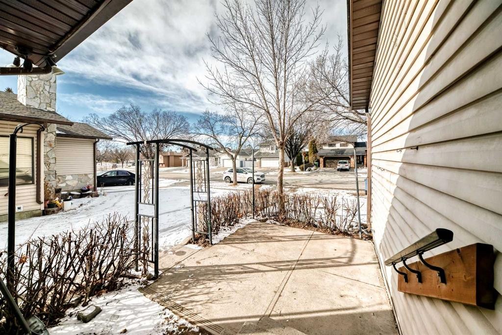 319 Whitefield Drive Ne, Calgary, AB - Outdoor