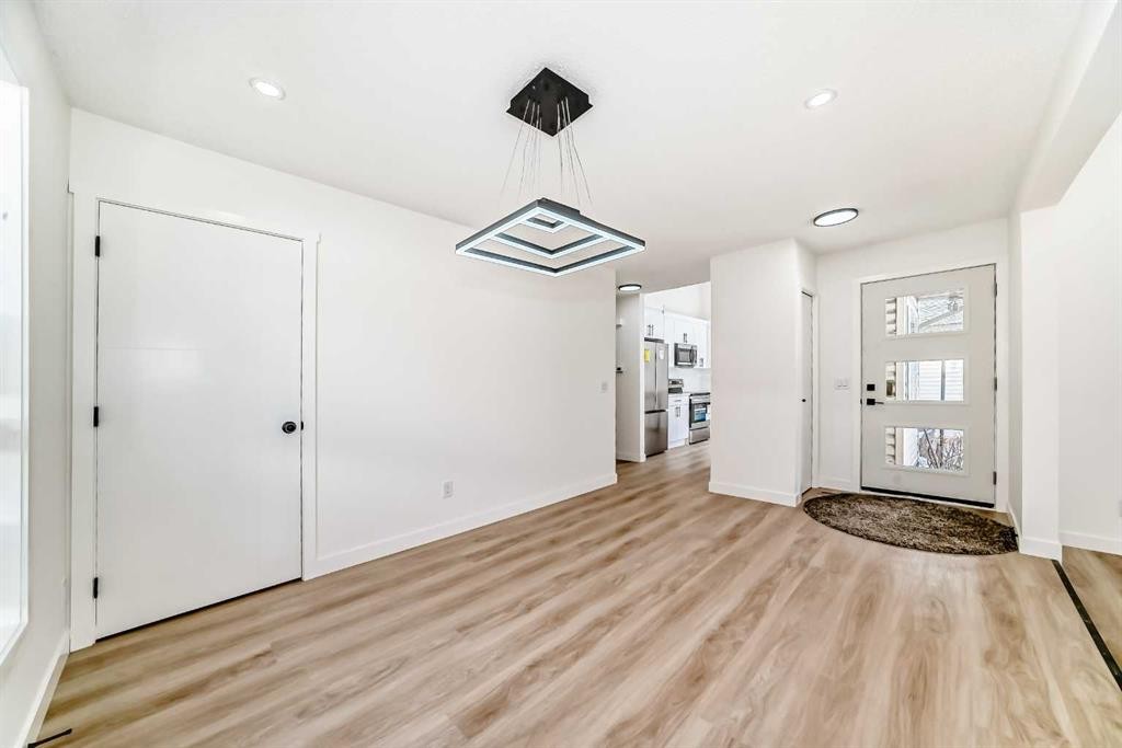 319 Whitefield Drive Ne, Calgary, AB - Indoor Photo Showing Other Room