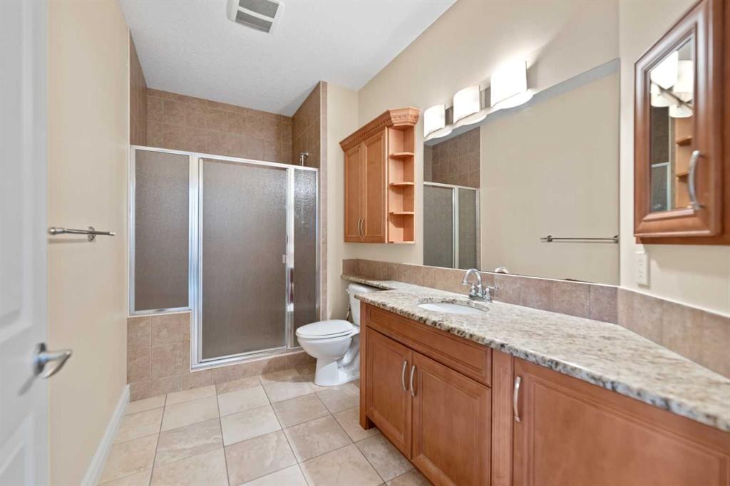 28 Panatella Manor Nw, Calgary, AB - Indoor Photo Showing Bathroom