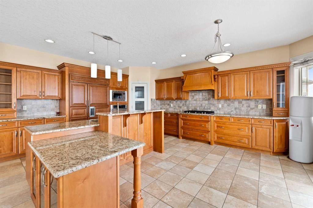 28 Panatella Manor Nw, Calgary, AB - Indoor Photo Showing Kitchen
