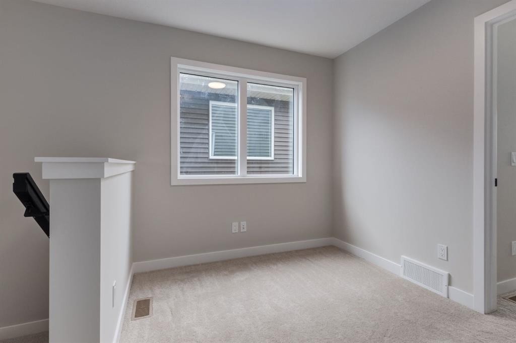 279 Sora Boulevard Se, Calgary, AB - Indoor Photo Showing Other Room