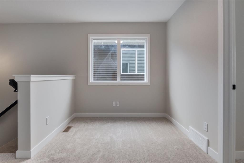 279 Sora Boulevard Se, Calgary, AB - Indoor Photo Showing Other Room