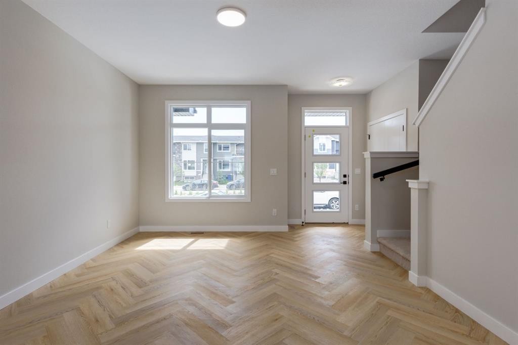 279 Sora Boulevard Se, Calgary, AB - Indoor Photo Showing Other Room