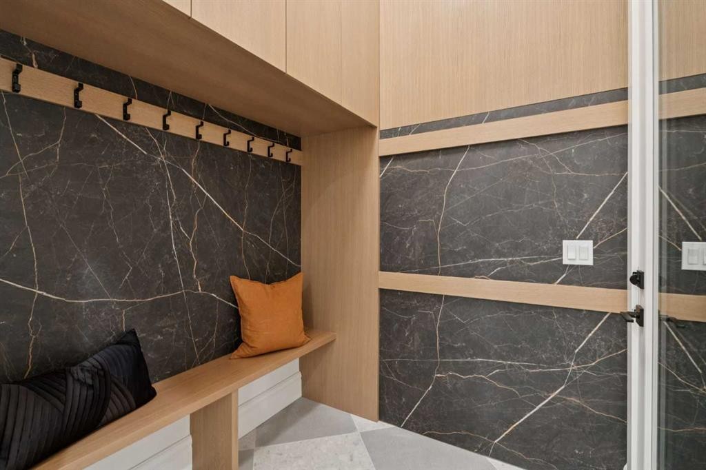 1740 6 Avenue Nw, Calgary, AB - Indoor