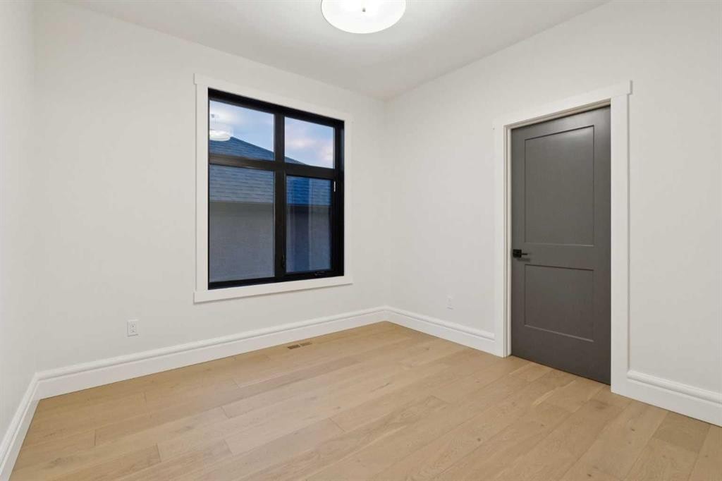 1740 6 Avenue Nw, Calgary, AB - Indoor Photo Showing Other Room