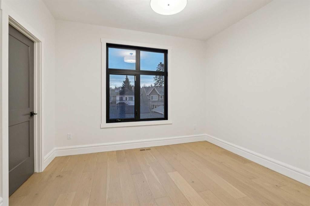 1740 6 Avenue Nw, Calgary, AB - Indoor Photo Showing Other Room