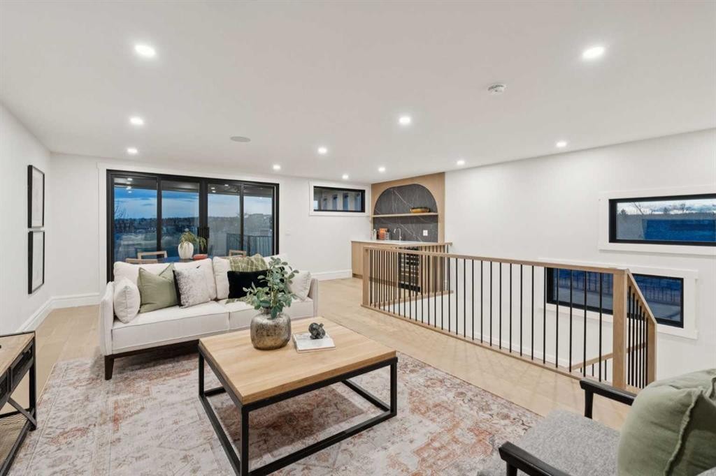 1740 6 Avenue Nw, Calgary, AB - Indoor Photo Showing Other Room