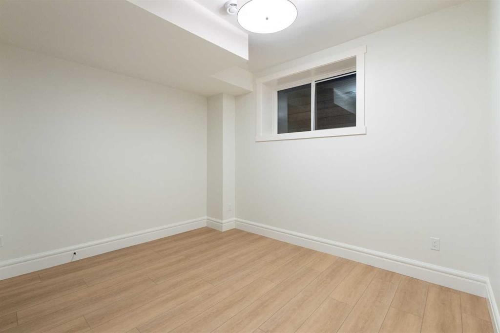 1740 6 Avenue Nw, Calgary, AB - Indoor Photo Showing Other Room