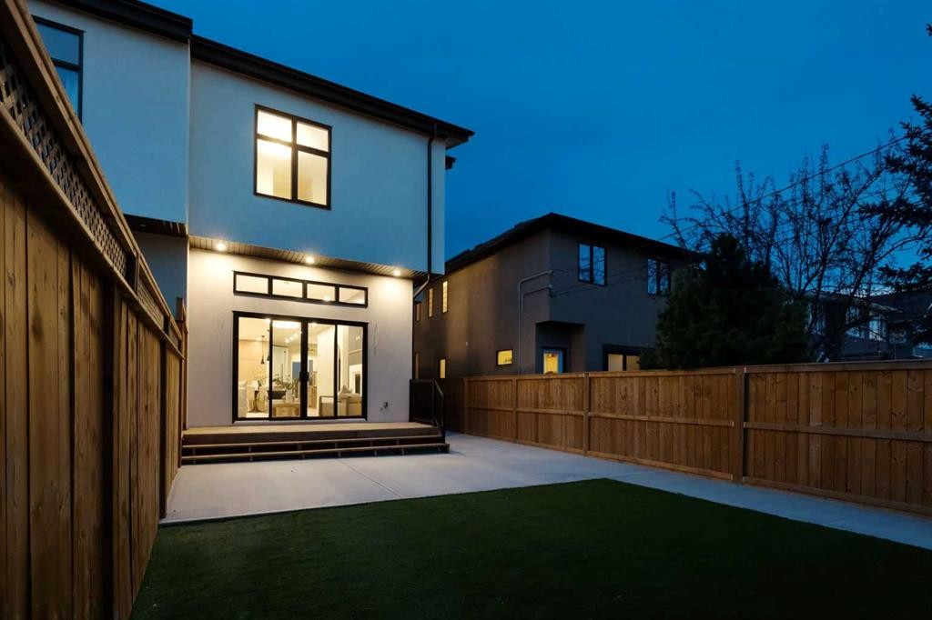 1740 6 Avenue Nw, Calgary, AB - Outdoor