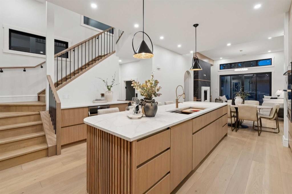 1740 6 Avenue Nw, Calgary, AB - Indoor Photo Showing Kitchen With Upgraded Kitchen