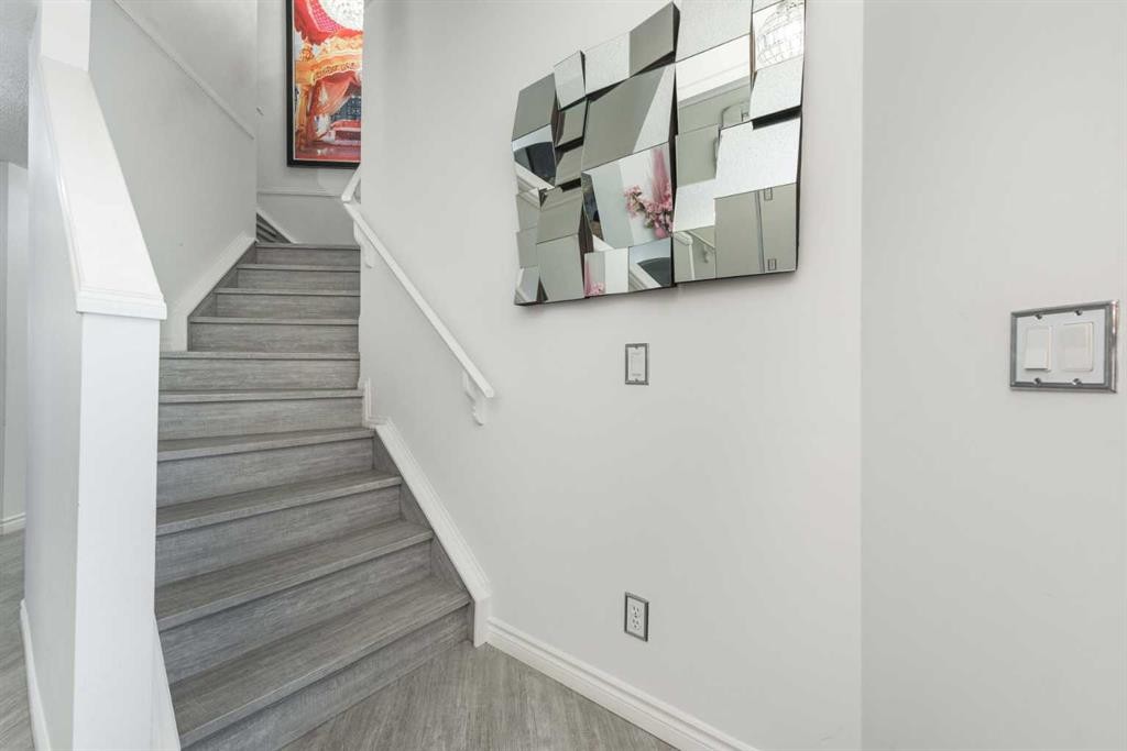 8430 Saddleridge Drive Ne, Calgary, AB - Indoor Photo Showing Other Room