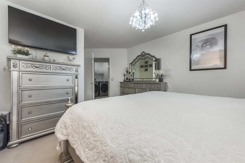 8430 Saddleridge Drive Ne, Calgary, AB - Indoor Photo Showing Bedroom