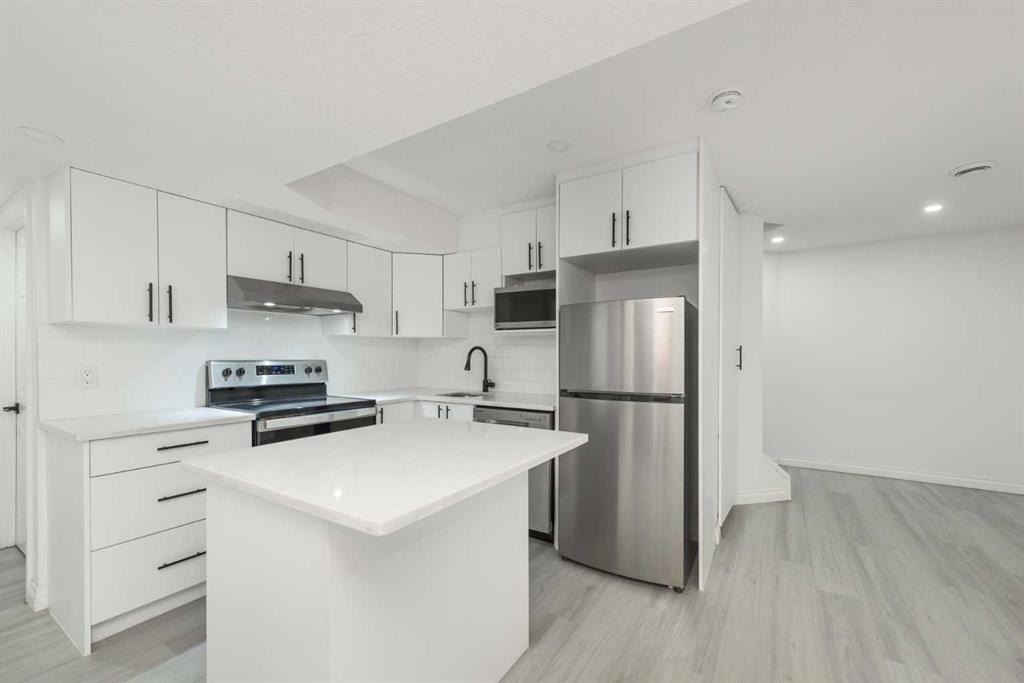 8430 Saddleridge Drive Ne, Calgary, AB - Indoor Photo Showing Kitchen With Stainless Steel Kitchen With Upgraded Kitchen