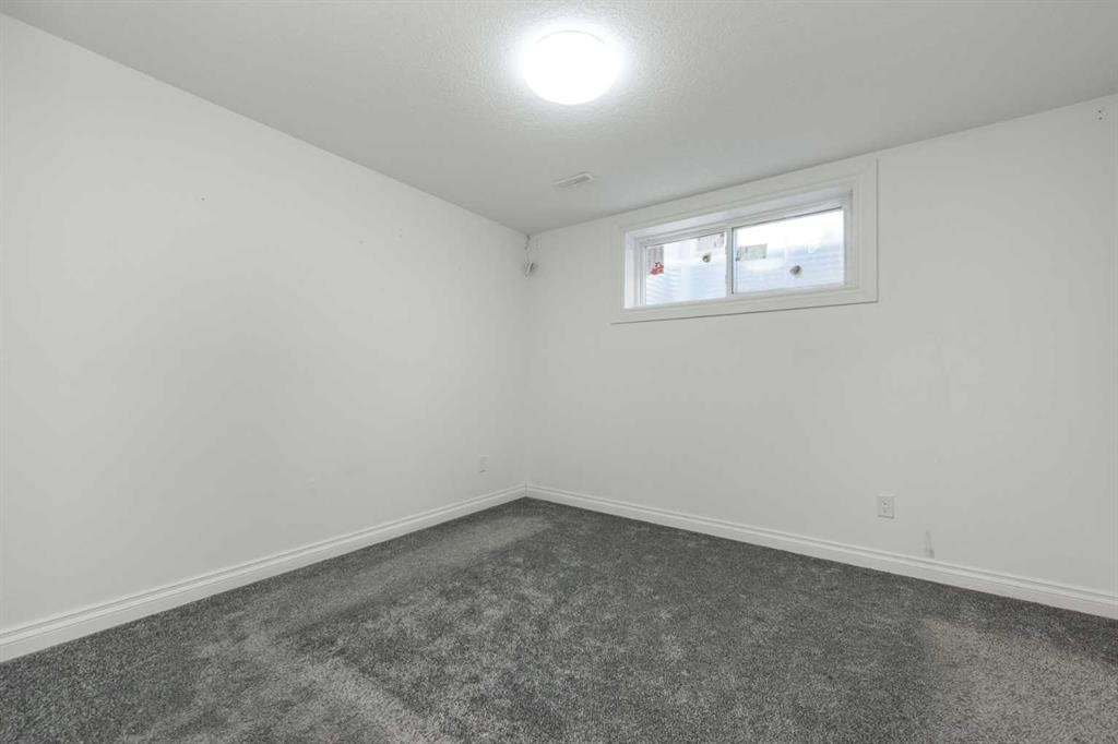 8430 Saddleridge Drive Ne, Calgary, AB - Indoor Photo Showing Other Room