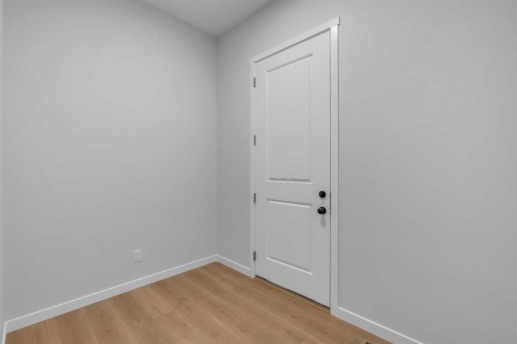 63 Bartlett Crescent Se, Calgary, AB - Indoor Photo Showing Other Room