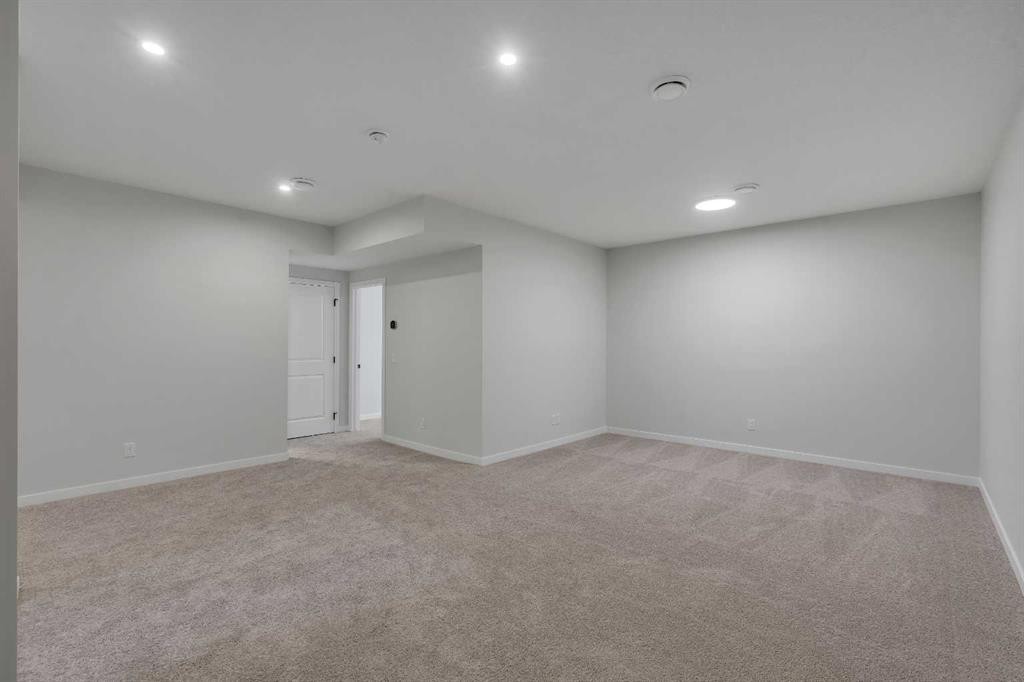 63 Bartlett Crescent Se, Calgary, AB - Indoor
