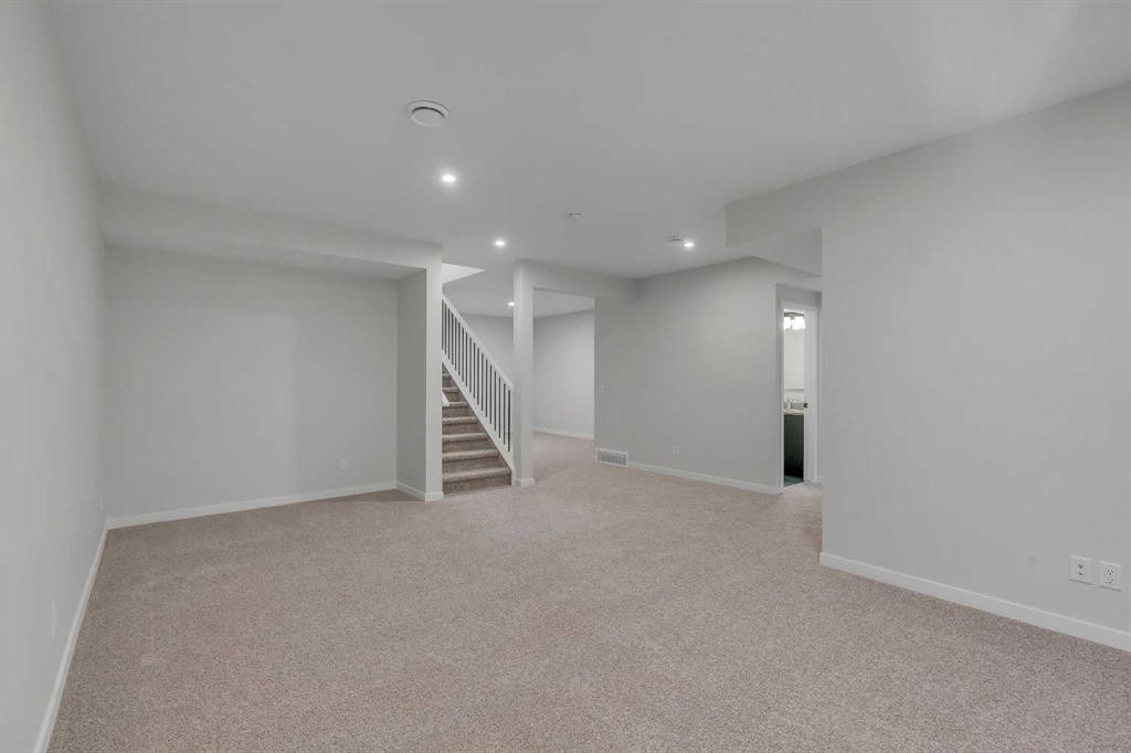 63 Bartlett Crescent Se, Calgary, AB - Indoor