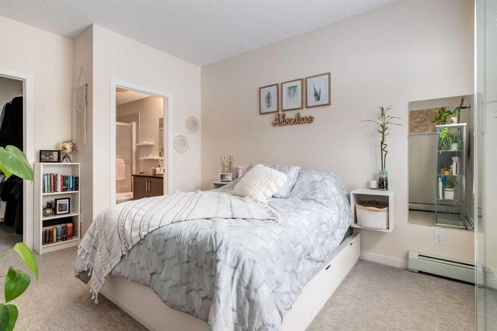 121-402 Marquis Lane Se, Calgary, AB - Indoor Photo Showing Bedroom
