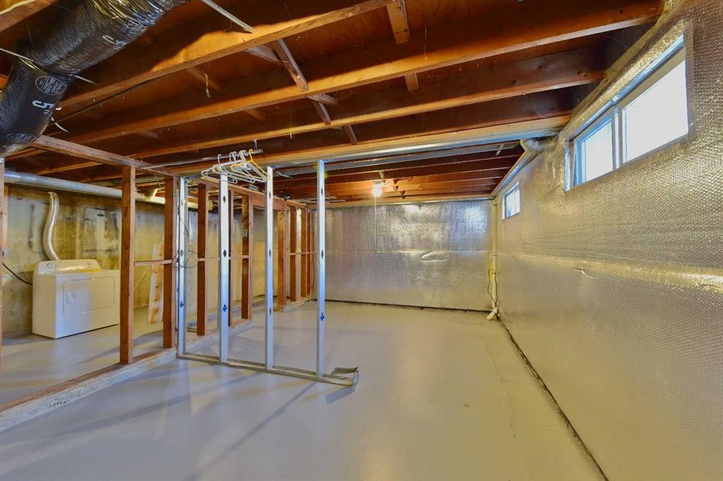 525 32 Avenue Ne, Calgary, AB - Indoor Photo Showing Basement