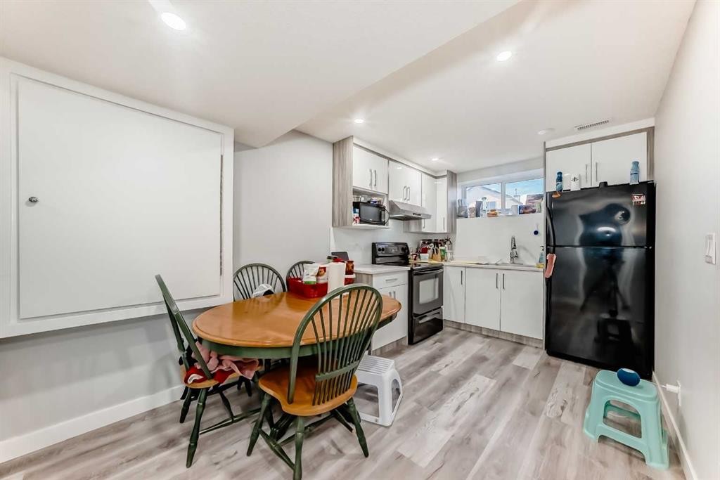 151 Covepark Green Ne, Calgary, AB - Indoor Photo Showing Other Room