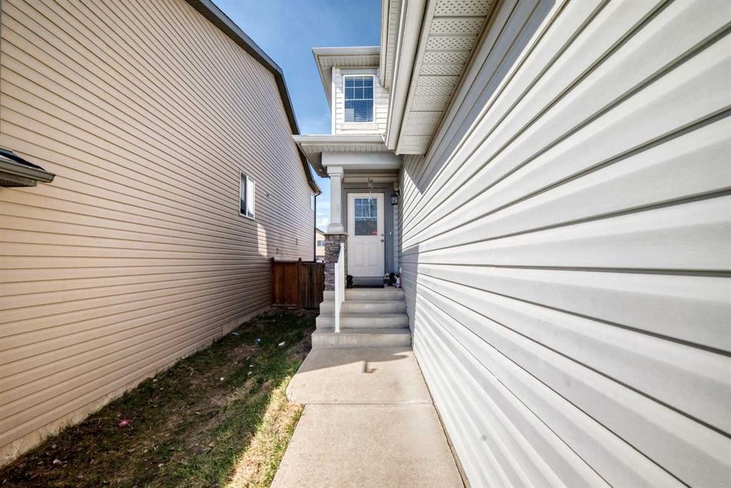 151 Covepark Green Ne, Calgary, AB - Outdoor