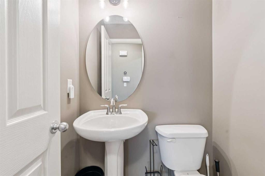 117 Silverado Saddle Heights Sw, Calgary, AB - Indoor Photo Showing Bathroom