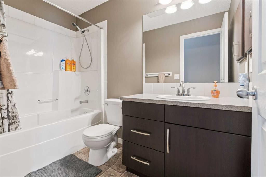 117 Silverado Saddle Heights Sw, Calgary, AB - Indoor Photo Showing Bathroom