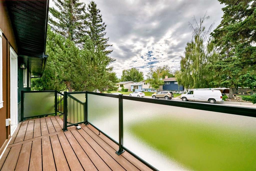 264 99 Avenue Se, Calgary, AB - Outdoor