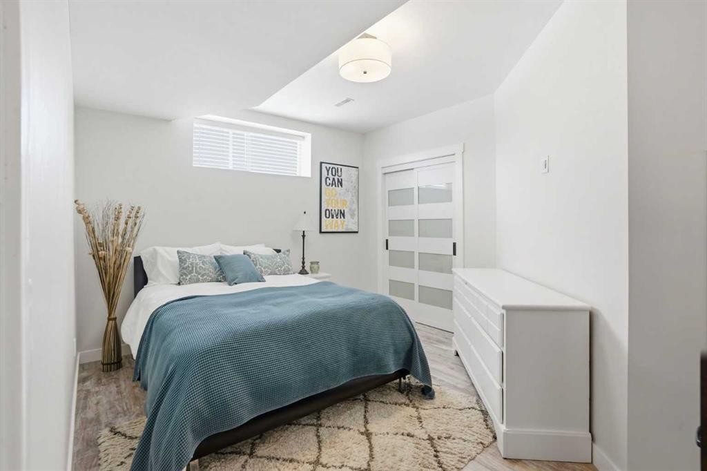 111 Crestridge View Sw, Calgary, AB - Indoor Photo Showing Bedroom