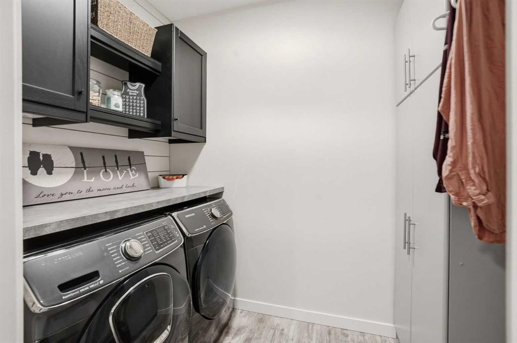 111 Crestridge View Sw, Calgary, AB - Indoor Photo Showing Laundry Room