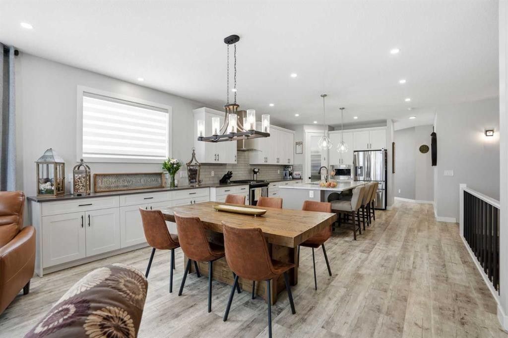 111 Crestridge View Sw, Calgary, AB - Indoor Photo Showing Dining Room