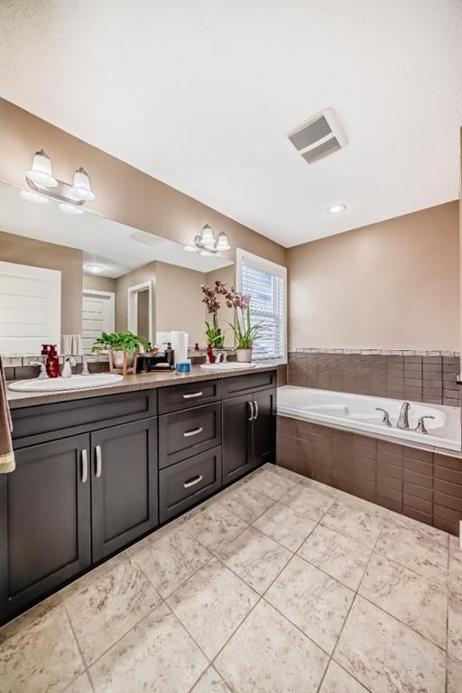 612 Montgomery Close Se, High River, AB - Indoor Photo Showing Bathroom