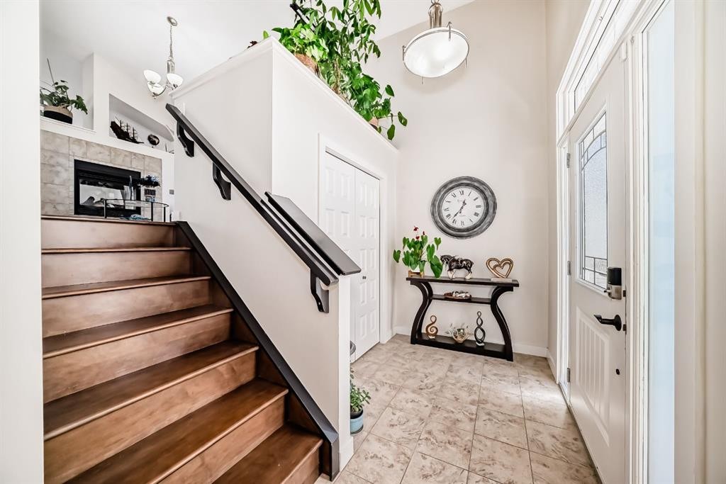 612 Montgomery Close Se, High River, AB - Indoor Photo Showing Other Room