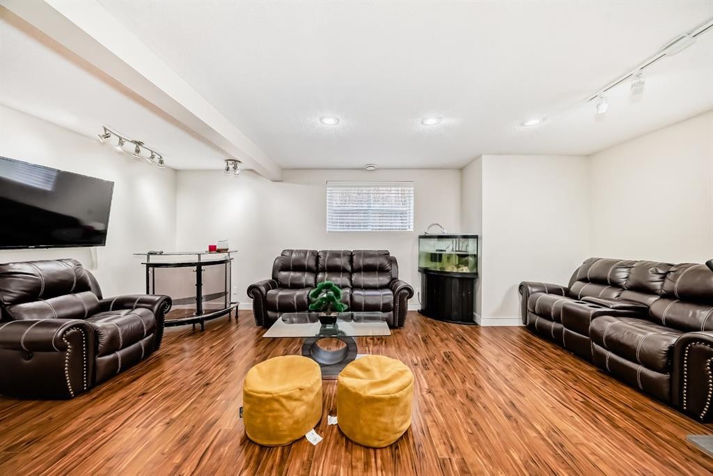 612 Montgomery Close Se, High River, AB - Indoor