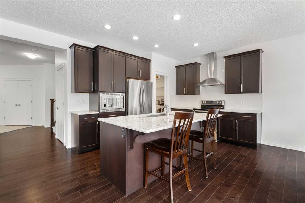 182 Auburn Sound Close Se, Calgary, AB - Indoor Photo Showing Kitchen With Upgraded Kitchen
