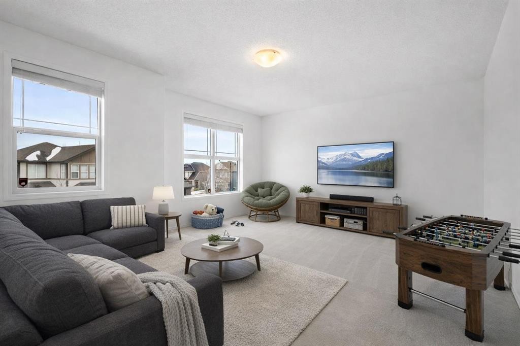 182 Auburn Sound Close Se, Calgary, AB - Indoor Photo Showing Living Room