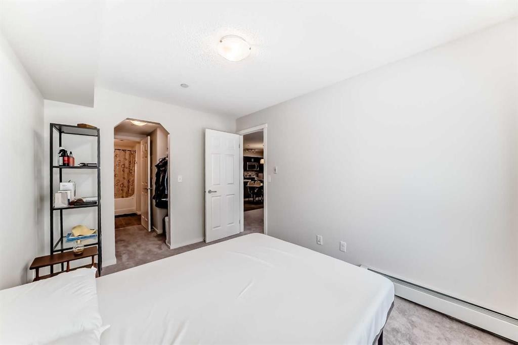 4308-279 Copperpond Common Se, Calgary, AB - Indoor Photo Showing Other Room