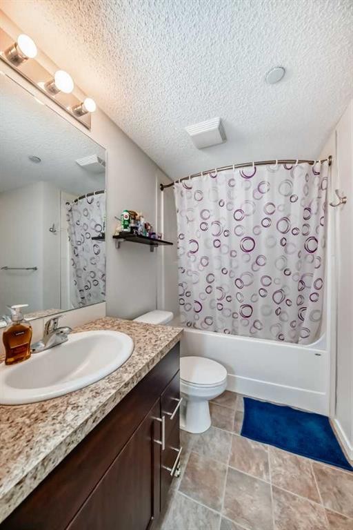 4308-279 Copperpond Common Se, Calgary, AB - Indoor Photo Showing Bathroom