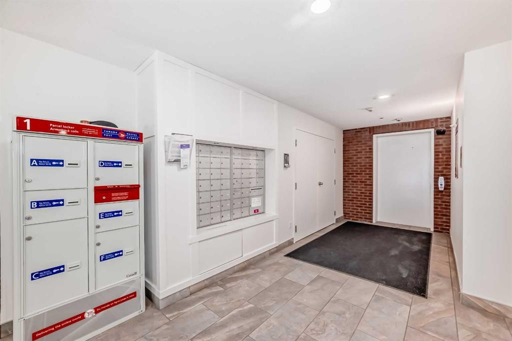 4308-279 Copperpond Common Se, Calgary, AB - Indoor