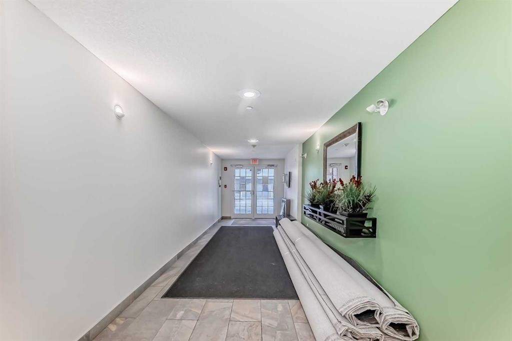 4308-279 Copperpond Common Se, Calgary, AB - Indoor Photo Showing Other Room