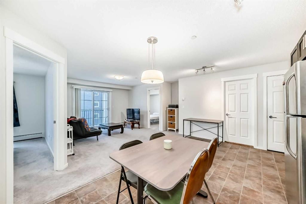 4308-279 Copperpond Common Se, Calgary, AB - Indoor Photo Showing Other Room